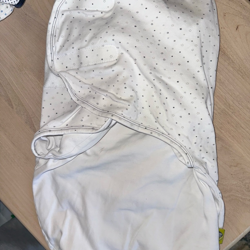 Nested Bean White Swaddle with Star Pattern - Picture 2 of 3